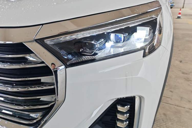 Used JETOUR X90 PLUS 2021 1.5T Manual "Yangfang" 5-Seater Left Front Headlight