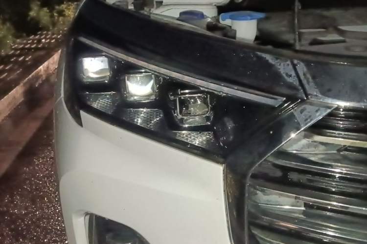 Used JETOUR X90 PLUS 2021 1.5T Manual "Yangfang" 5-Seater Right Front Headlight