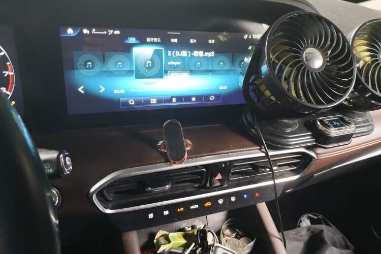 Used JETOUR X90 PLUS 2022 1.5T Manual Bieyuan 7-Seater Audio And AC Panel