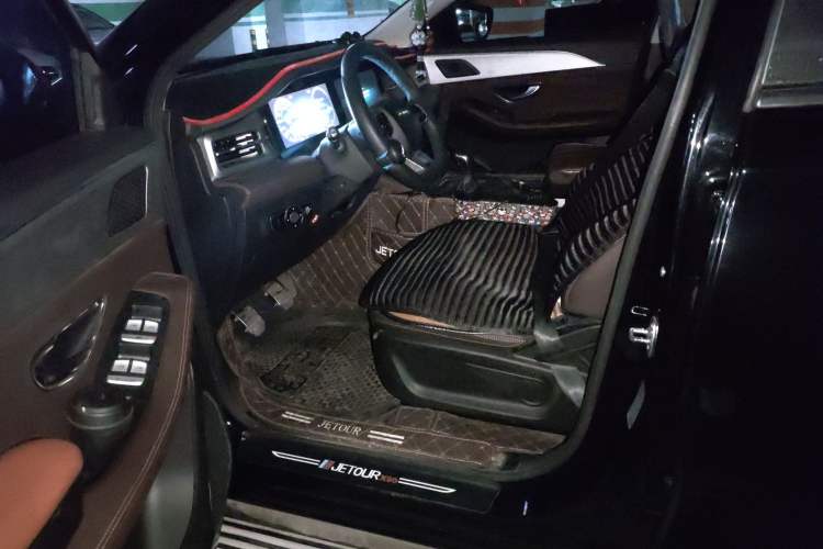 Used JETOUR X90 PLUS 2022 1.5T Manual Bieyuan 7-Seater Driver Seat