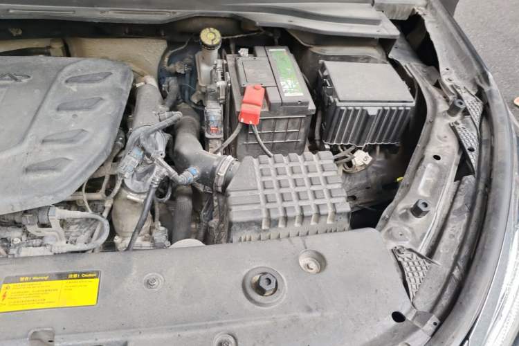Used JETOUR X90 PLUS 2022 1.5T Manual Bieyuan 7-Seater Engine Bay Left