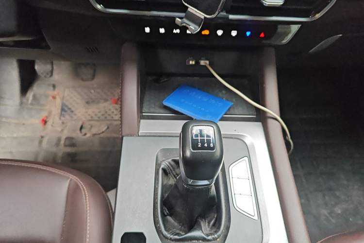 Used JETOUR X90 PLUS 2022 1.5T Manual Bieyuan 7-Seater Gear Lever