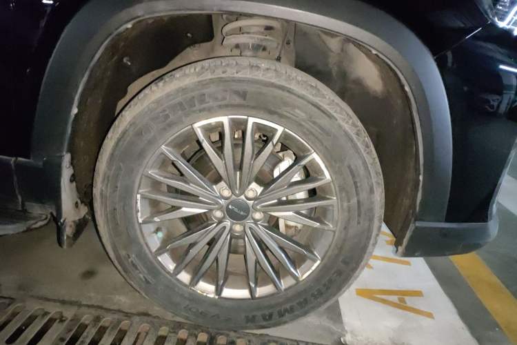 Used JETOUR X90 PLUS 2022 1.5T Manual Bieyuan 7-Seater Right Front Wheel Hub