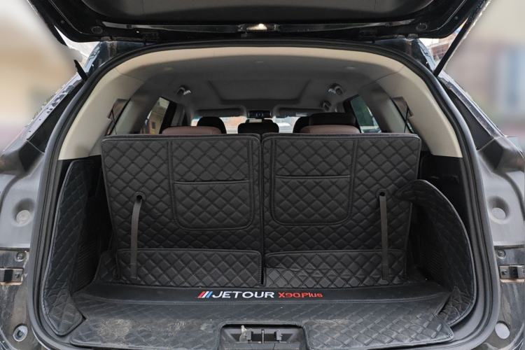 Used JETOUR X90 PLUS 2022 1.5T Manual Bieyuan 7-Seater Trunk