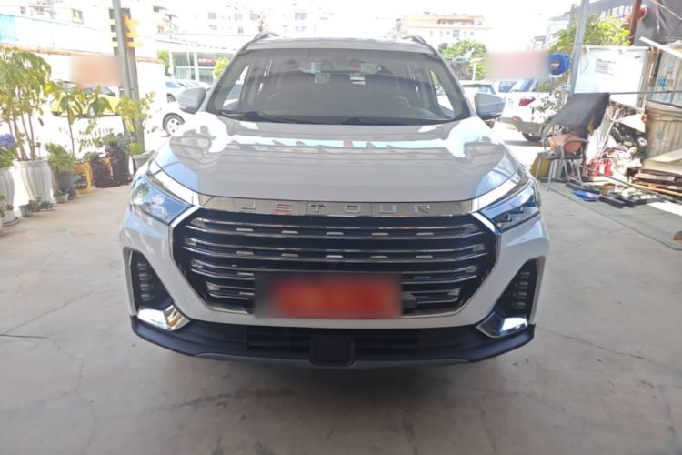 Used JETOUR X90 PLUS 2022 1.5T Manual Bieyuan 7-Seater Front
