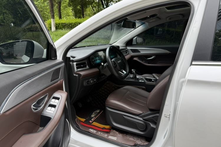 Used JETOUR X90 PLUS 2022 1.5T Manual Bieyuan 7-Seater Interior 2