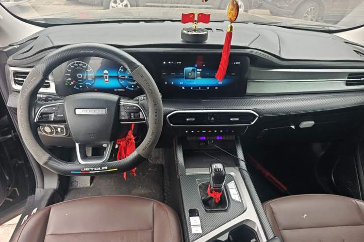 Used JETOUR X90 PLUS 2023 1.5T Manual "Yangfang" 7-Seater Center Console