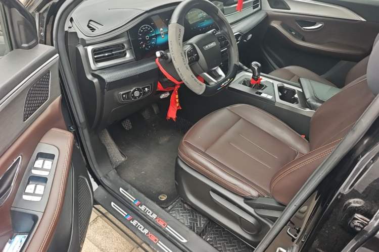 Used JETOUR X90 PLUS 2023 1.5T Manual "Yangfang" 7-Seater Driver Seat