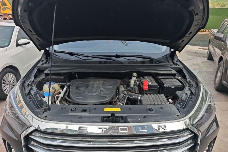 Used JETOUR X90 PLUS 2023 1.5T Manual "Yangfang" 7-Seater Engine Bay