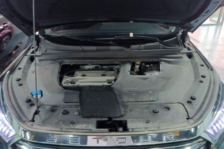 Used JETOUR X90 PLUS 2023 2.0T DCT Castle 5 Seats Engine Bay