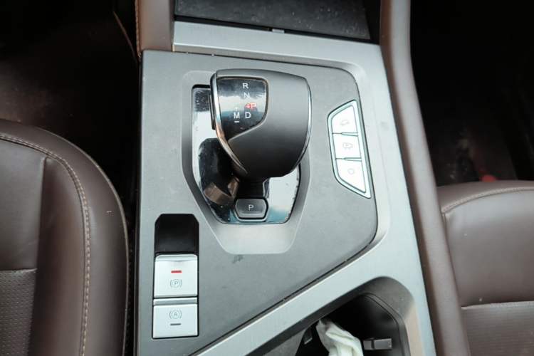 Used JETOUR X90 PLUS 2023 Facelift 1.6TD DCT Villa 7-Seater Gear Lever