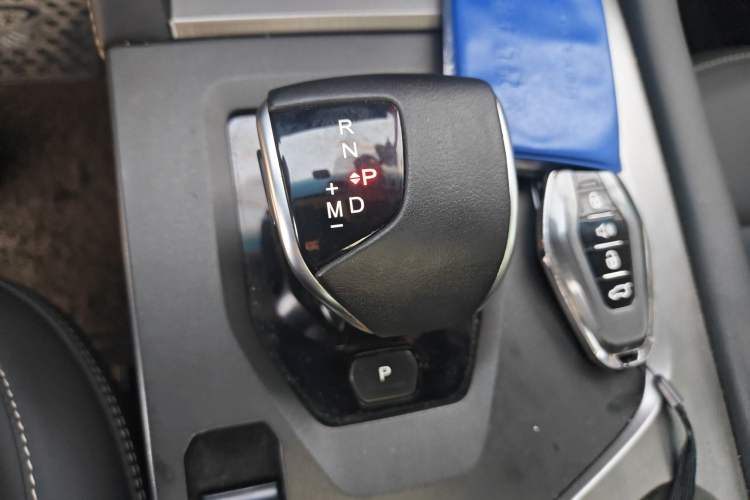 Used JETOUR X90 PLUS 2023 1.6TD DCT Villa 7-Seater Gear Lever