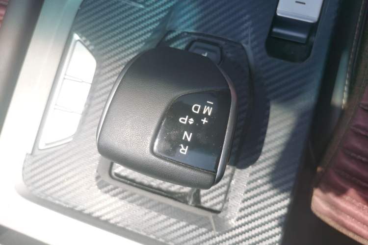 Used JETOUR X90 PLUS 2023 1.6TD DCT Villa 7-Seater Gear Lever