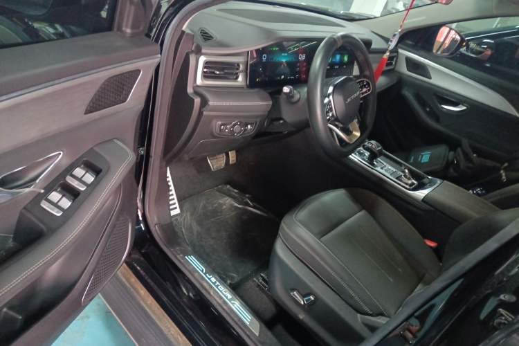 Used JETOUR X90 PLUS 2023 2.0T DCT Castle 5 Seats Interior 3
