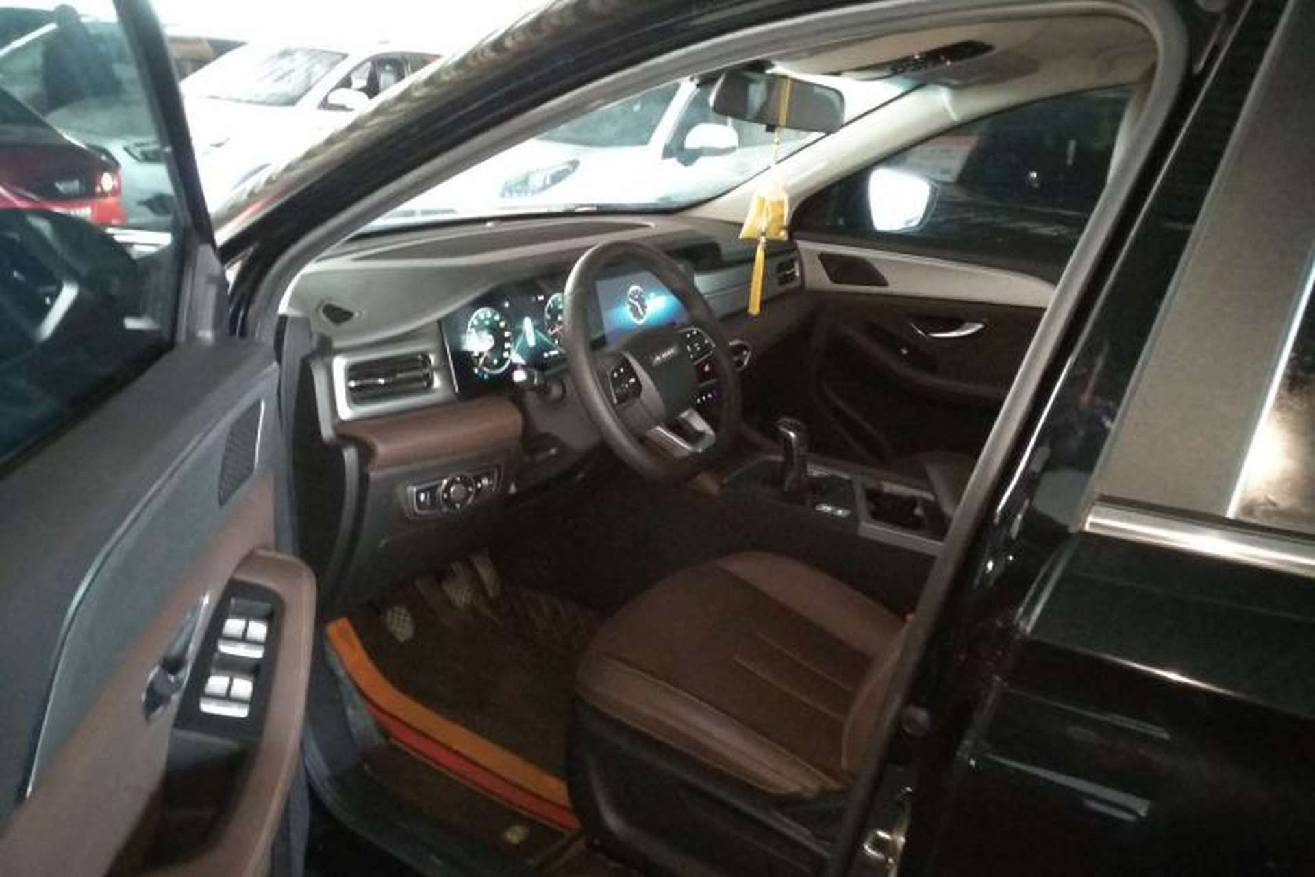 Used JETOUR X90 PLUS 2023 Revised Version 1.5T Manual Country House Style 5 Seats Left Front Seat