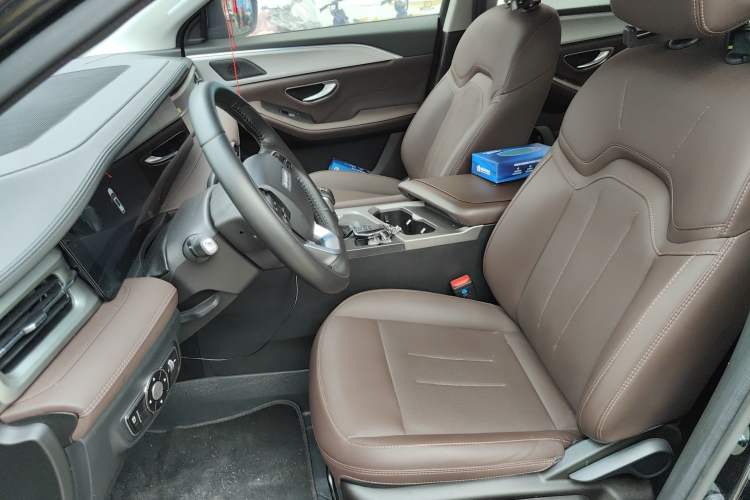 Used JETOUR X90 PLUS 2023 Revised 1.5T Manual 7-Seater Family Van Left Front Seat