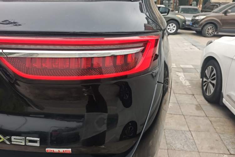Used JETOUR X90 PLUS 2023 1.5T Manual "Yangfang" 7-Seater Right Rear Taillight