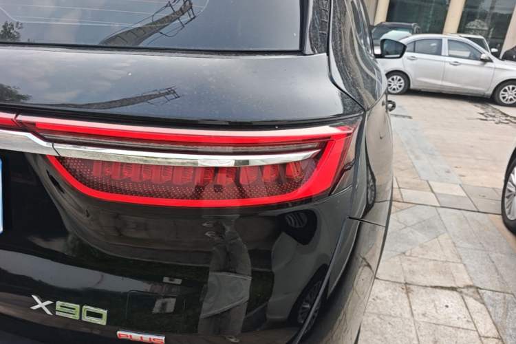 Used JETOUR X90 PLUS 2023 1.5T Manual "Yangfang" 7-Seater Right Rear Taillight