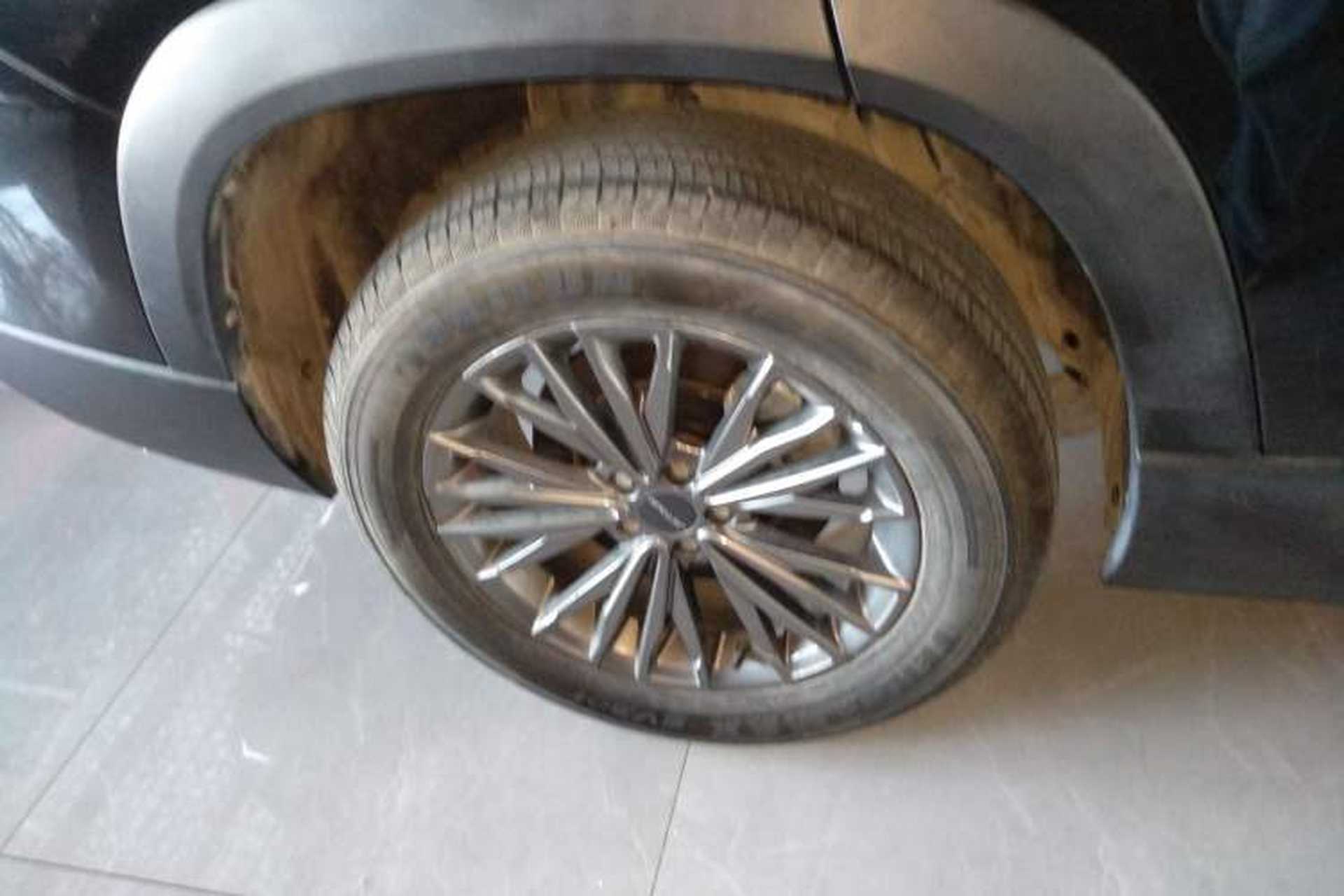 Used JETOUR X90 PLUS 2023 Revised Version 1.5T Manual Country House Style 5 Seats Right Rear Wheel Hub
