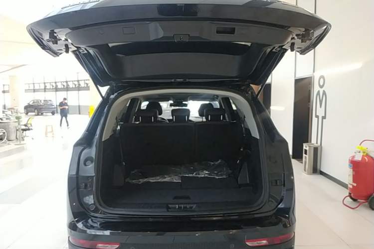 Used JETOUR X90 PLUS 2023 1.6TD DCT Flat-Platform + 7 Seats Trunk