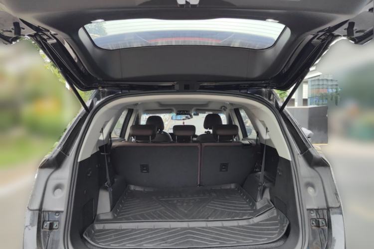 Used JETOUR X90 PLUS 2023 Revised 1.5T Manual 7-Seater Family Van Trunk