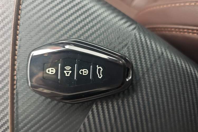 Used JETOUR X90 PLUS 2023 1.5T Manual "Yangfang" 7-Seater Vehicle Key