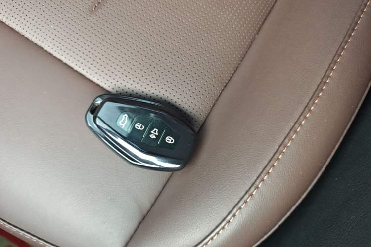 Used JETOUR X90 PLUS 2023 1.5T Manual "Yangfang" 7-Seater Vehicle Key