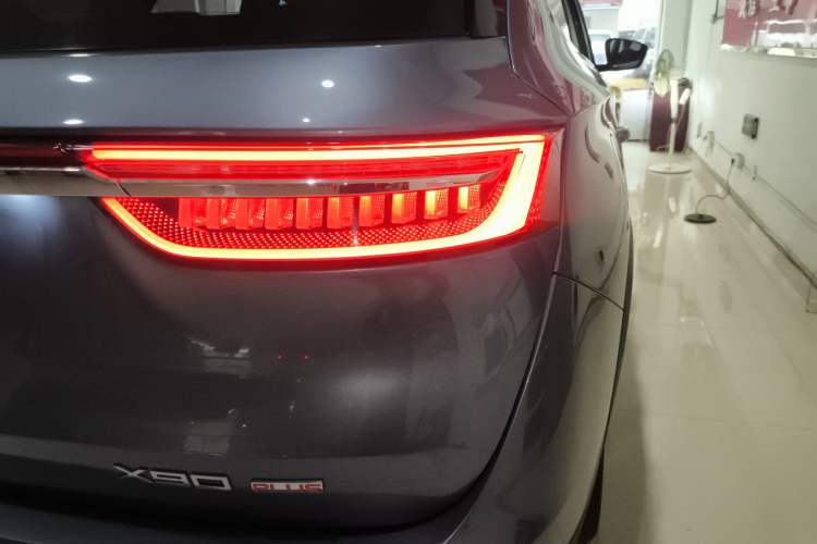 Used JETOUR X90 PLUS 2023 1.5T Manual Biyuan 5-Seater Exterior 6