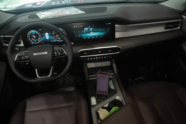 Used JETOUR X90 PLUS 2023 1.5T Manual Biyuan 5-Seater Interior 2