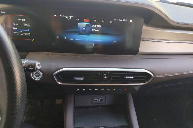 Used JETOUR X90 PLUS 2023 1.6TD DCT Villa 5-Seater Audio And AC Panel