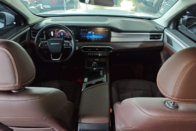 Used JETOUR X90 PLUS 2023 1.5T Manual Biyuan 5-Seater Center Console