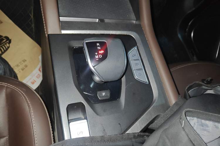 Used JETOUR X90 PLUS 2023 1.6TD DCT Villa 5-Seater Gear Lever