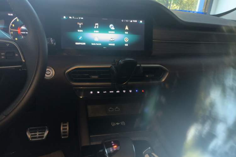 Used JETOUR X90 PLUS 2024 1.6TD DCT Villa PRO 7-Seater Audio And AC Panel