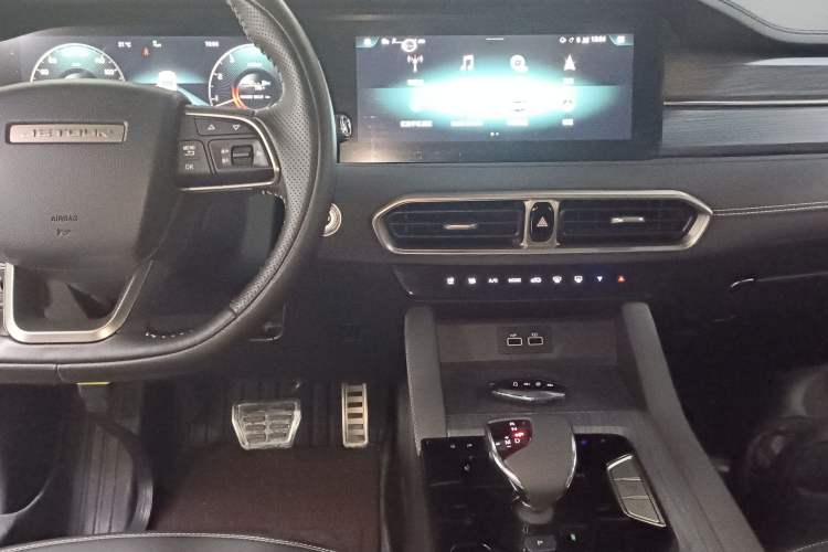 Used JETOUR X90 PLUS 2024 1.6TD DCT Villa 7-Seater Audio And AC Panel