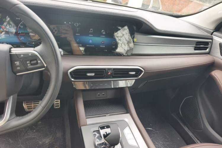 Used JETOUR X90 PLUS 2024 1.6TD DCT Z-Enjoy Edition 7-Seater Audio And AC Panel