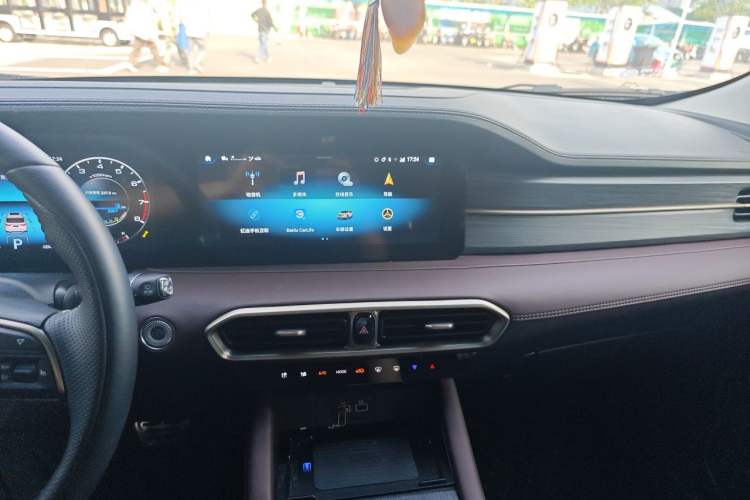 Used JETOUR X90 PLUS 2024 1.6TD DCT Villa 5-Seater Audio And AC Panel