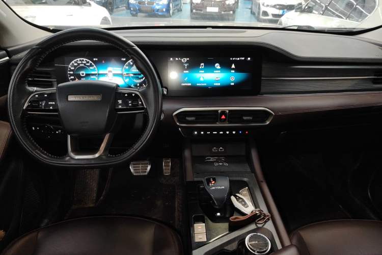 Used JETOUR X90 PLUS 2024 1.6TD DCT Villa PRO 7-Seater Audio And AC Panel
