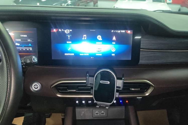 Used JETOUR X90 PLUS 2024 1.6TD DCT Villa 5-Seater Audio And AC Panel