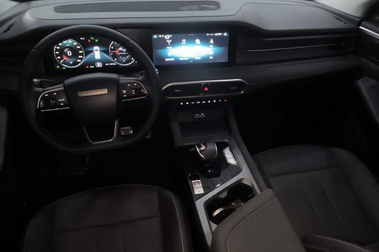 Used JETOUR X90 PLUS 2024 1.6TD DCT Villa 5-Seater Center Console