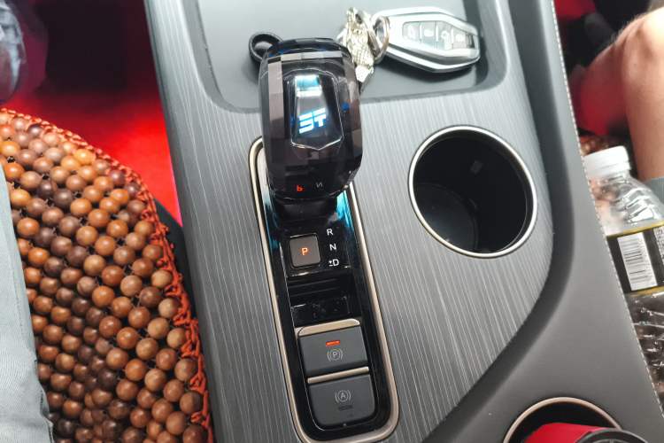 Used JETOUR X90 PLUS 2024 1.6TD DCT Z-Enjoy Edition 7-Seater Gear Lever