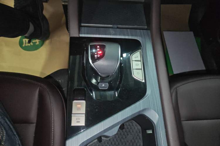 Used JETOUR X90 PLUS 2024 1.6TD DCT Villa 5-Seater Gear Lever