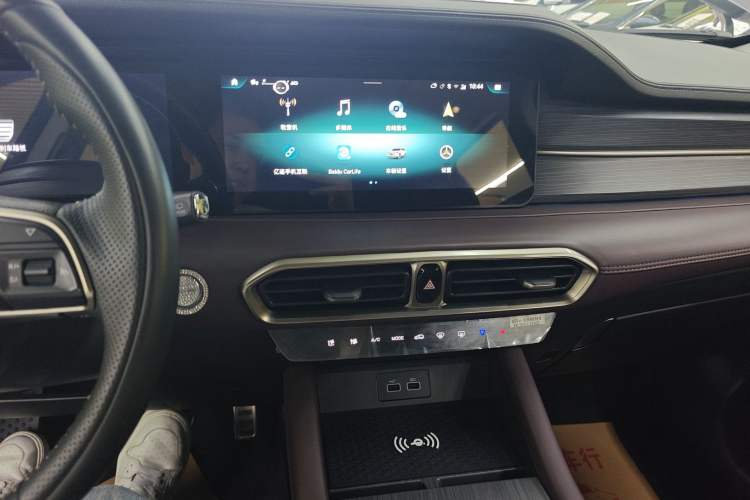 Used JETOUR X90 PLUS 2024 1.6TD DCT Villa PRO 5-Seater Audio And AC Panel