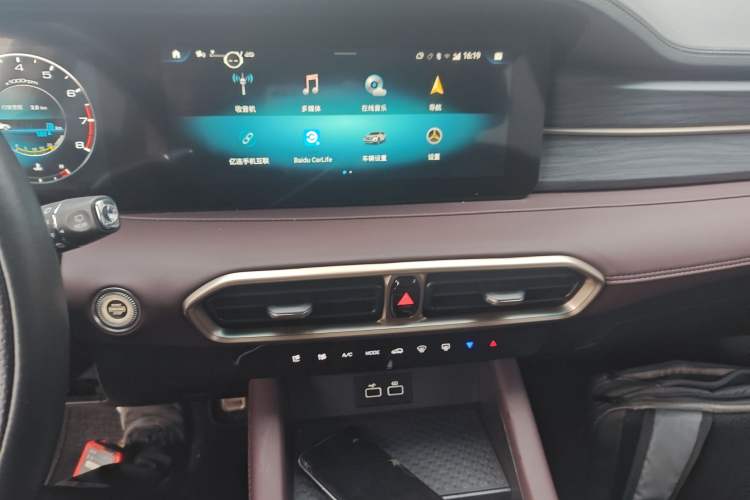 Used JETOUR X90 PLUS 2024 1.6TD DCT Villa 5-Seater Audio And AC Panel