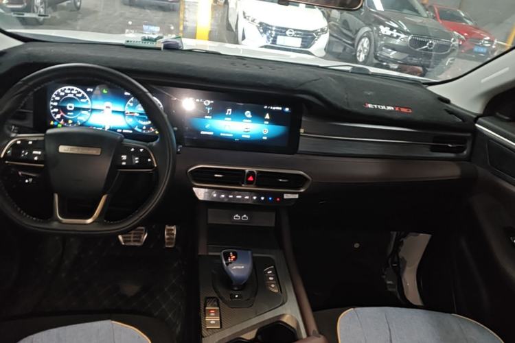 Used JETOUR X90 PLUS 2024 1.6TD DCT Villa 7-Seater Center Console