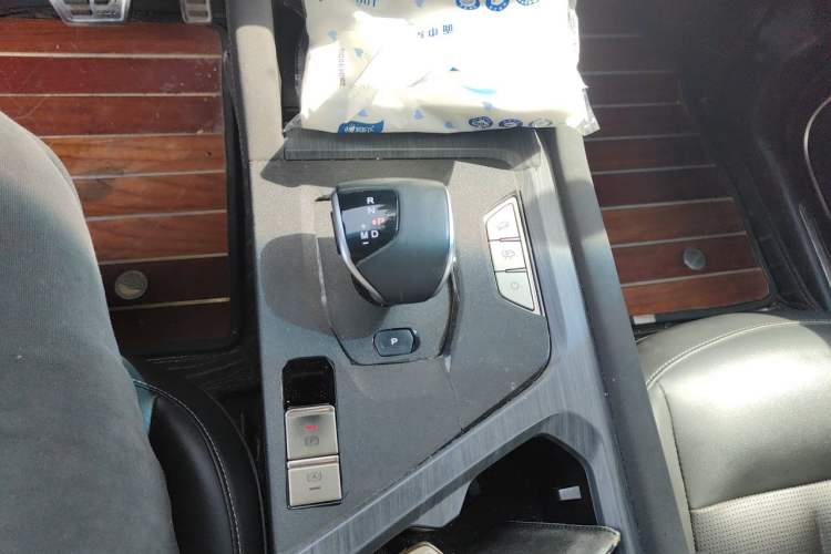 Used JETOUR X90 PLUS 2024 1.6TD DCT Villa PRO 7-Seater Gear Lever