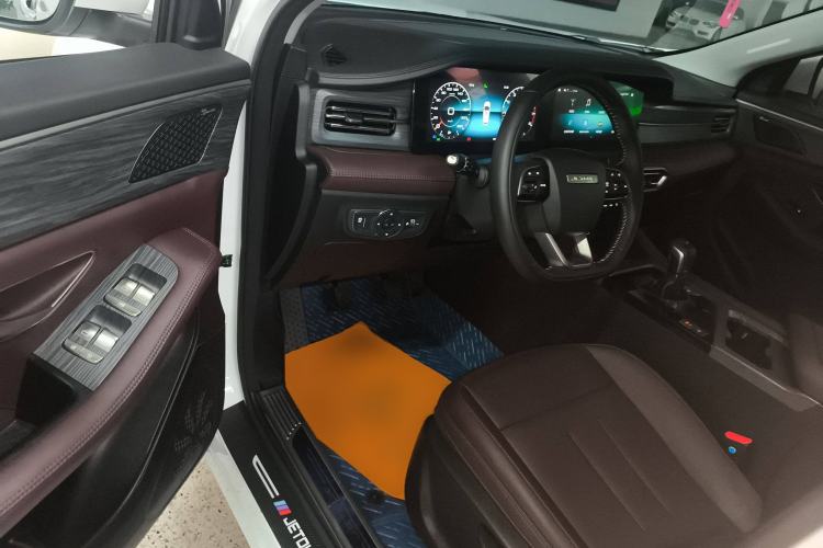 Used JETOUR X90 PLUS 2024 1.6TD Manual Yangfang PRO 7-Seater Interior 3
