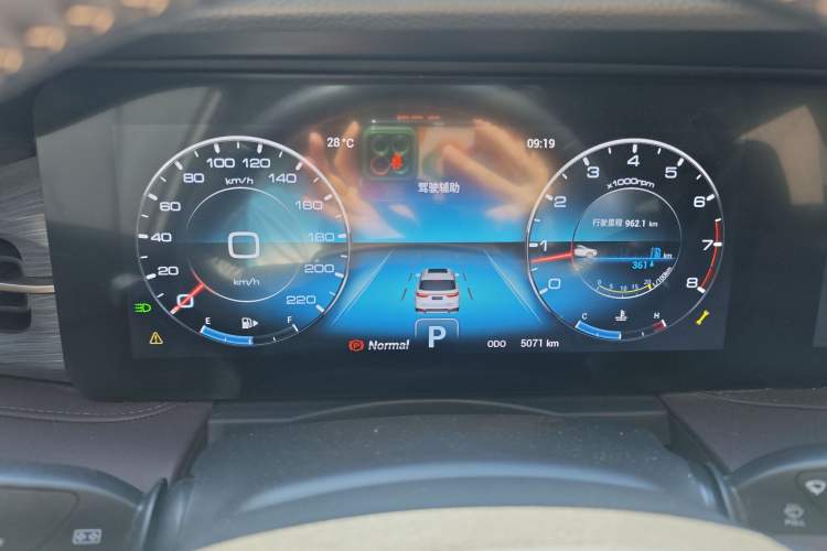 Used JETOUR X90 PLUS 2024 1.6TD DCT Family Fun Edition 7 Seats Odometer Close Up