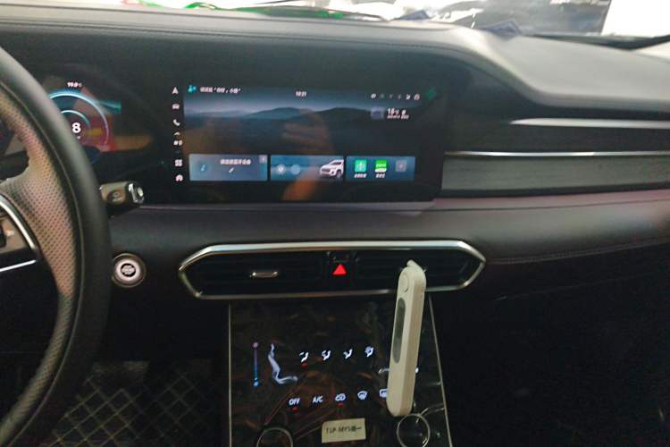 Used JETOUR X90 PLUS 2025 Beyond Edition 1.6TD DCT Villa 7 Seats Audio And AC Panel