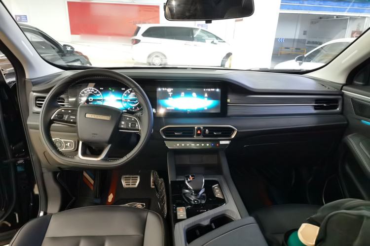 Used JETOUR X90 PLUS 2025 Beyond Edition 1.6TD DCT Villa PRO 5-Seater Center Console