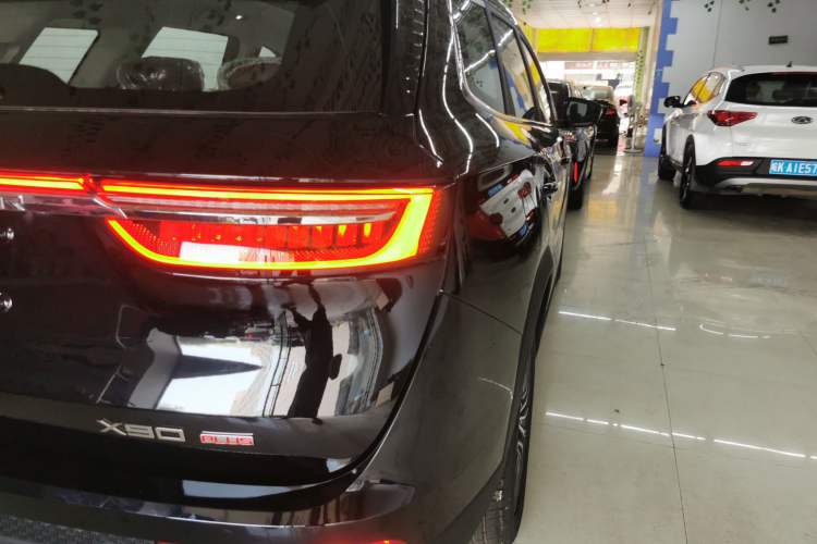 Used JETOUR X90 PLUS 2025 1.6TD DCT Luxury Edition 7-Seater Exterior 6